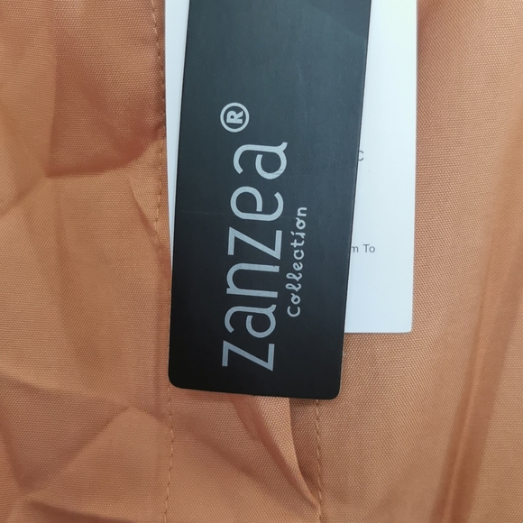 Zanzea dress tight across my chest...ironed and ready to go..never worn - Picture 3 of 3